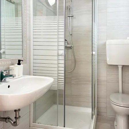 Affittacamere Holihome Eight Tortoreto